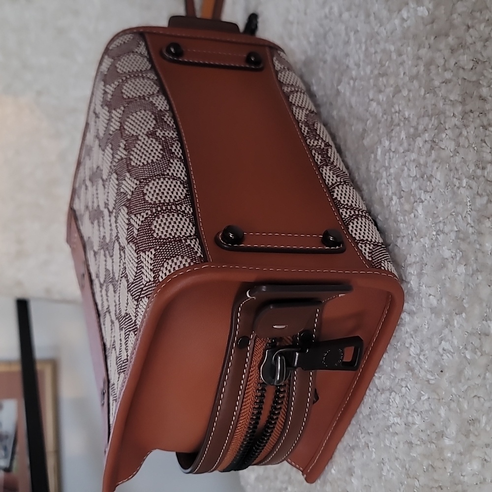 Coach Rogue 20 – Signature Textile Jacquard with Varsity Patches - Picture 16 of 16